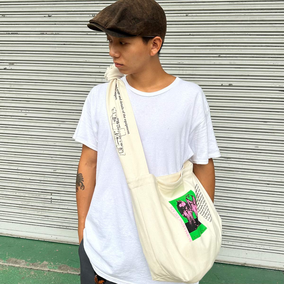 バッグ \"DIE DREI BERGE\" PAPER BOY BAG DIE DREI BERGE PAPER BOY BAG