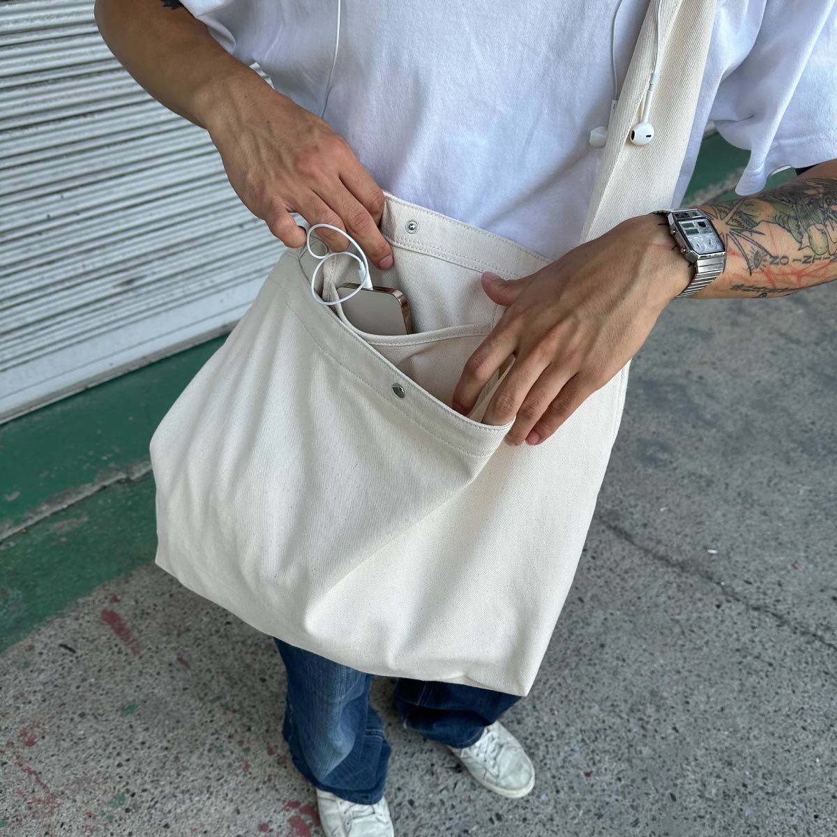 ショルダーバッグ・ポシェット ^PAPERBOY^ Rounding Hobo Bag Ivory P23FWBA002 ショルダーバッグ・ポシェット ^PAPERBOY^ Rounding Hobo Bag